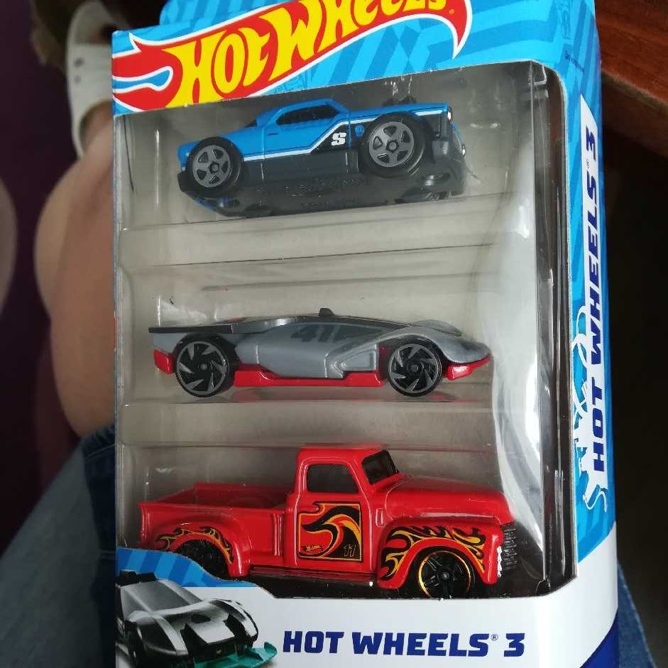 Hot Wheels zestaw 3 autek 3 pack