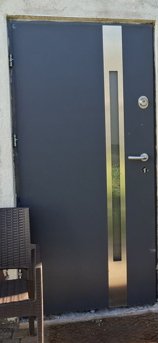 Drzwi zewn. Delta Specjal 68S antracyt — lewe 90 z ościeżnicą