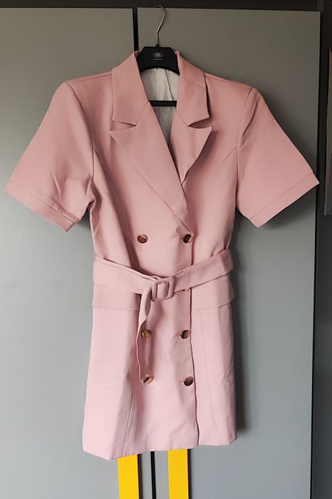 Sukienka dwurzędowe guziki