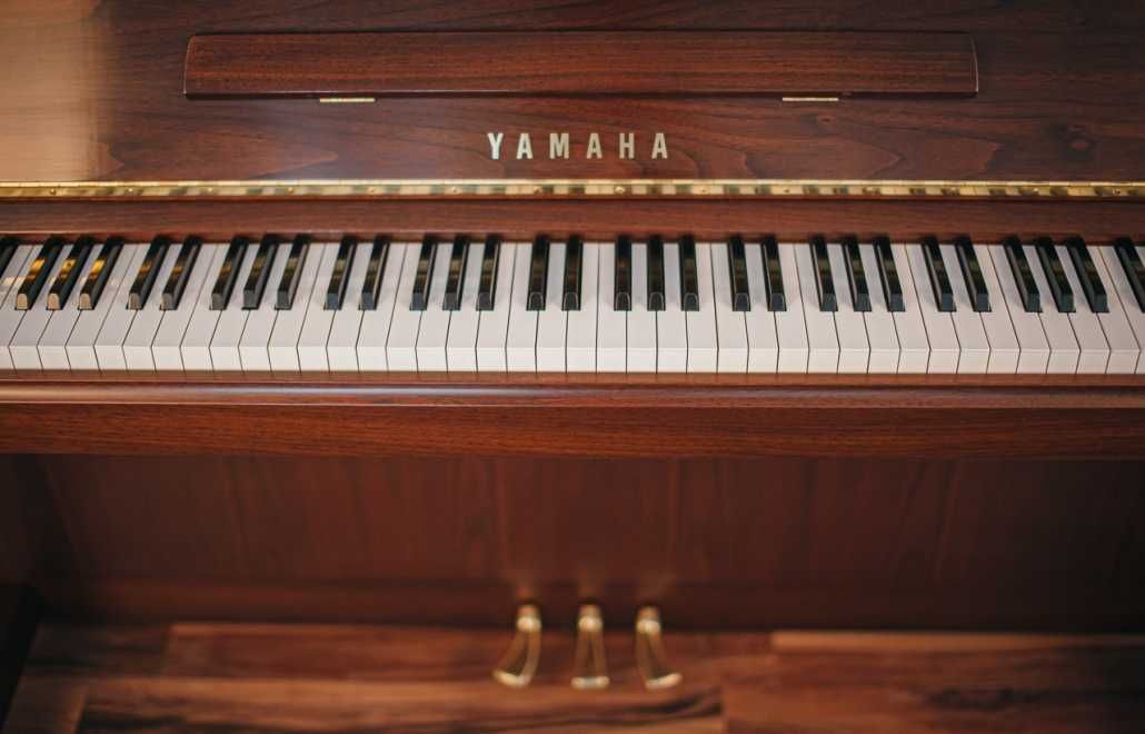 Pianino samogrające Yamaha z systemem disklavier Model MX300MR