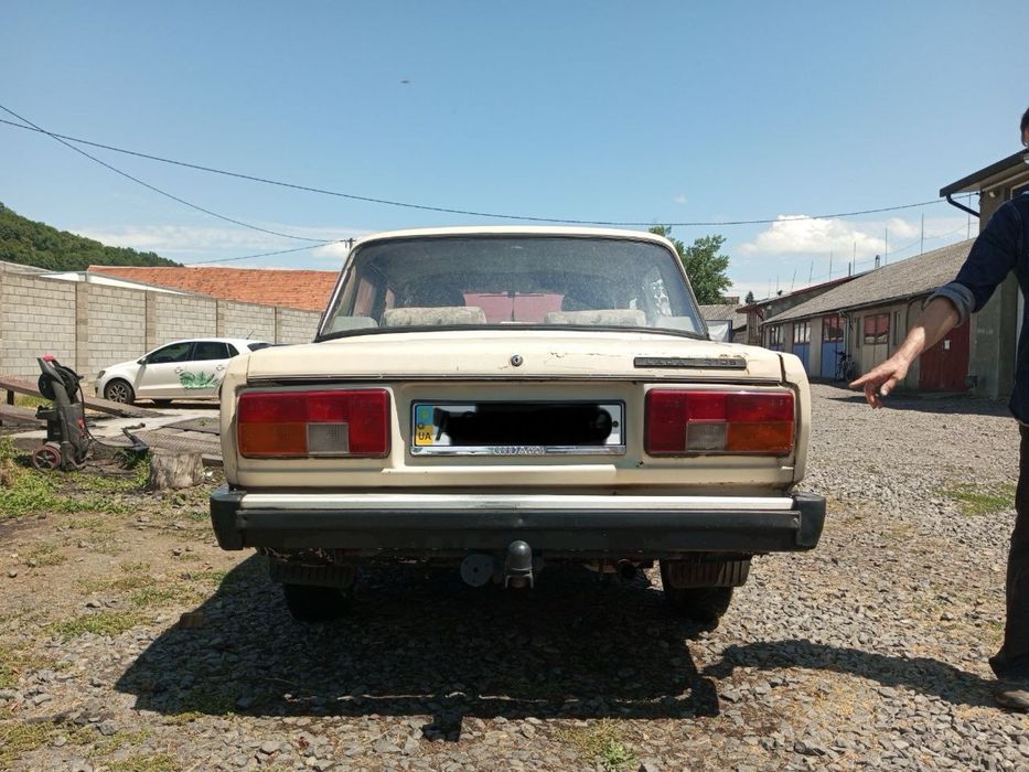 Бежевий ВАЗ 2105 продаж