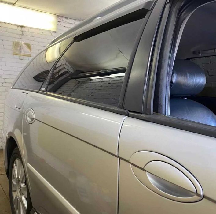 Тонировка стекол авто Растонировка окон Тонування Тонировщик скла Київ