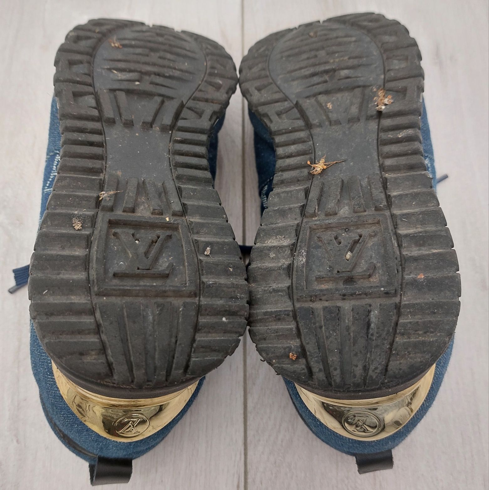Louis Vuitton navy denim sneakers 39
