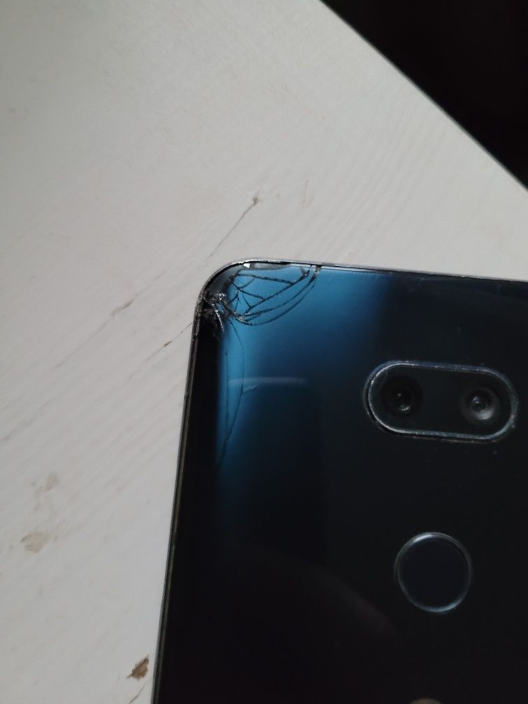 Smartphone LG V30 niebieski