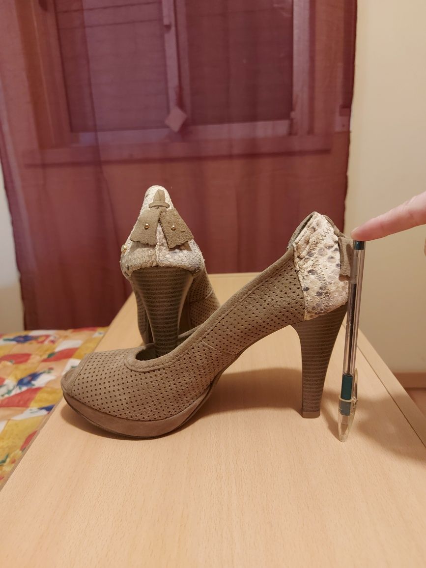 Sapatos camel  tam 40