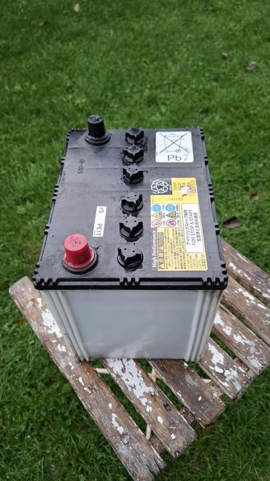 Akumulator Yuasa 65Ah 520A prawy sprawny
