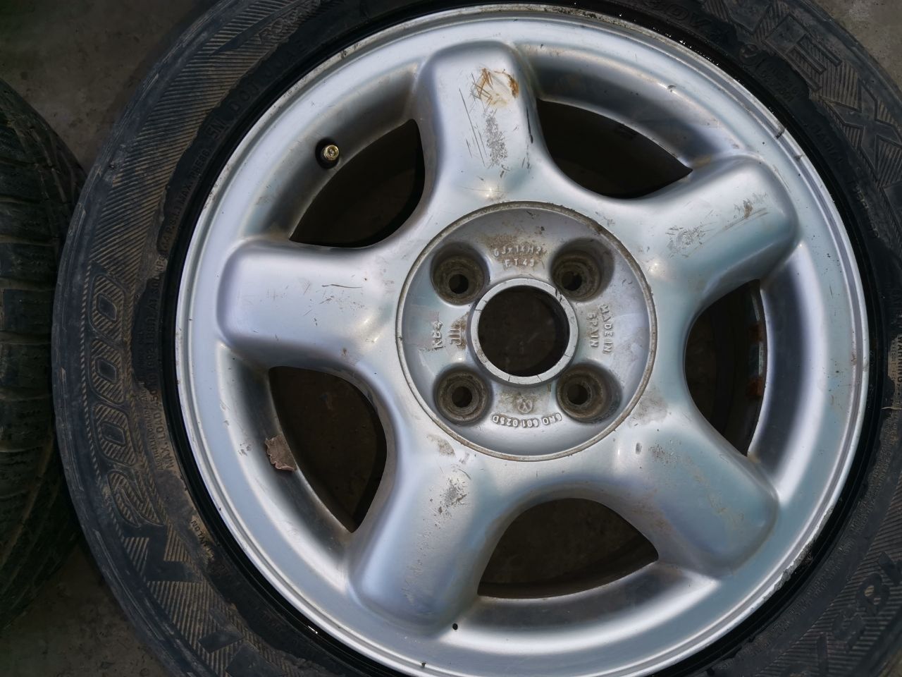Литі диски R14

Продам комплект литих дисків R14.

Виробник: Made in J