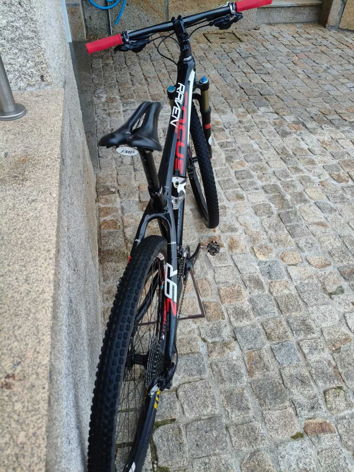 Bicicleta Focus Raven carbono  Roda 29