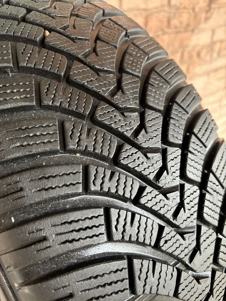 Запаска Одиночка Розпаровка Зимова шина 225/55R18 Falken