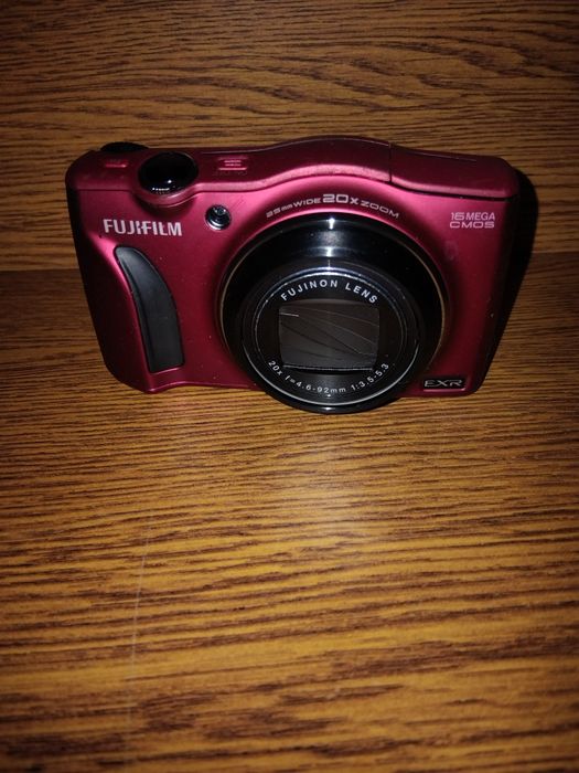 Fujifilm FinePix F750 exr Red   цифровий фотоапарат, суперзум.