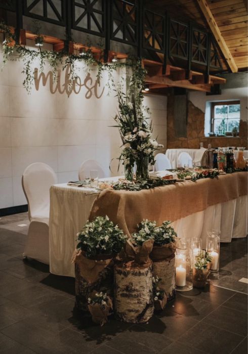 Bieżniki jutowe + bieżnik na stół prezydialny