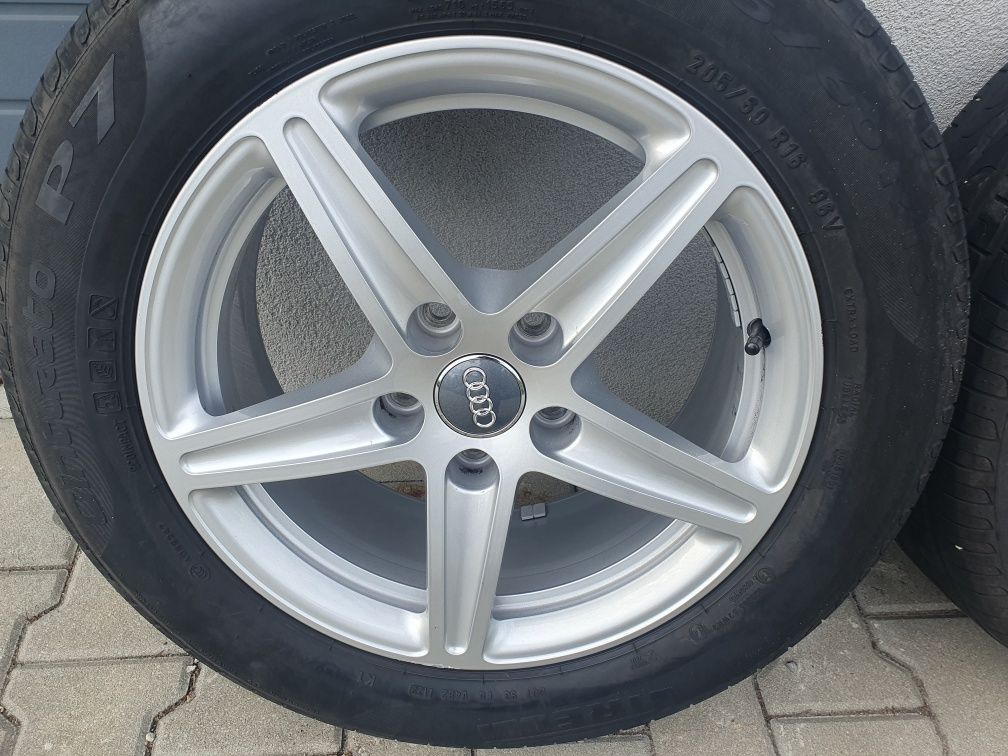 Koła Audi 5x112 66.6 R16 z oponami Pirelli 22/23