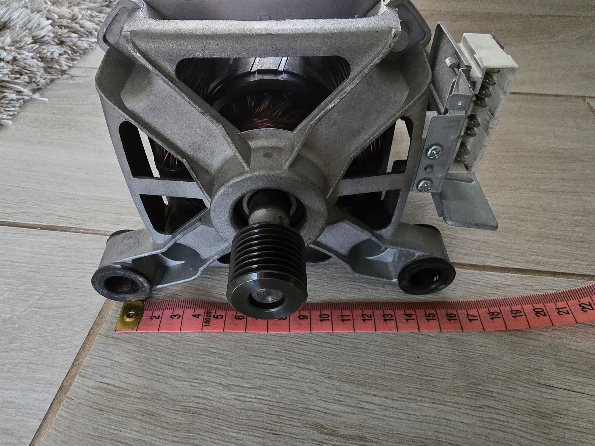 Silnik pralki Samsung WF60F4EEW2W/EO