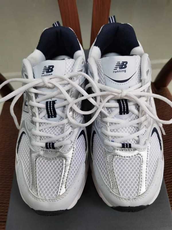 WhiteSilver\NewBalance*Damskie*ModaMR530SG UnisexTrampki.41.5
