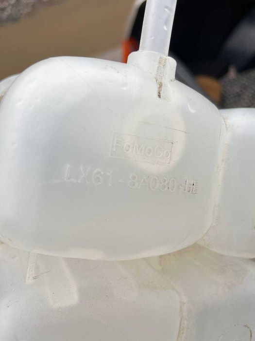 Продам расширительный бачек ford escape 2020 hibryd