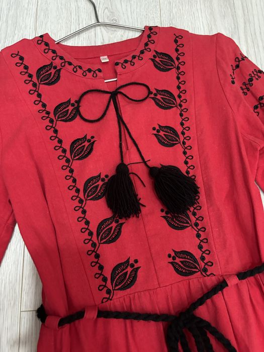 Червона сукня-вишиванка