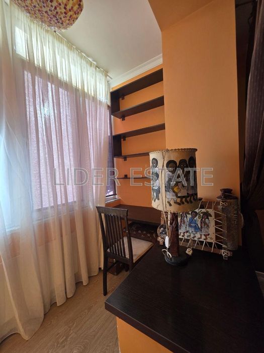 Продам 2-кімнатну квартиру по вул. Гленца