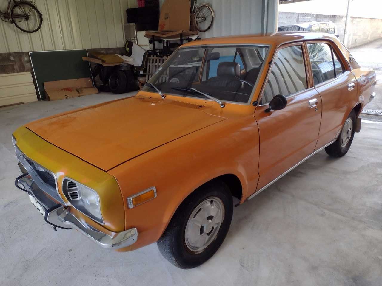 Mazda 818 em estado Original sem Documentos