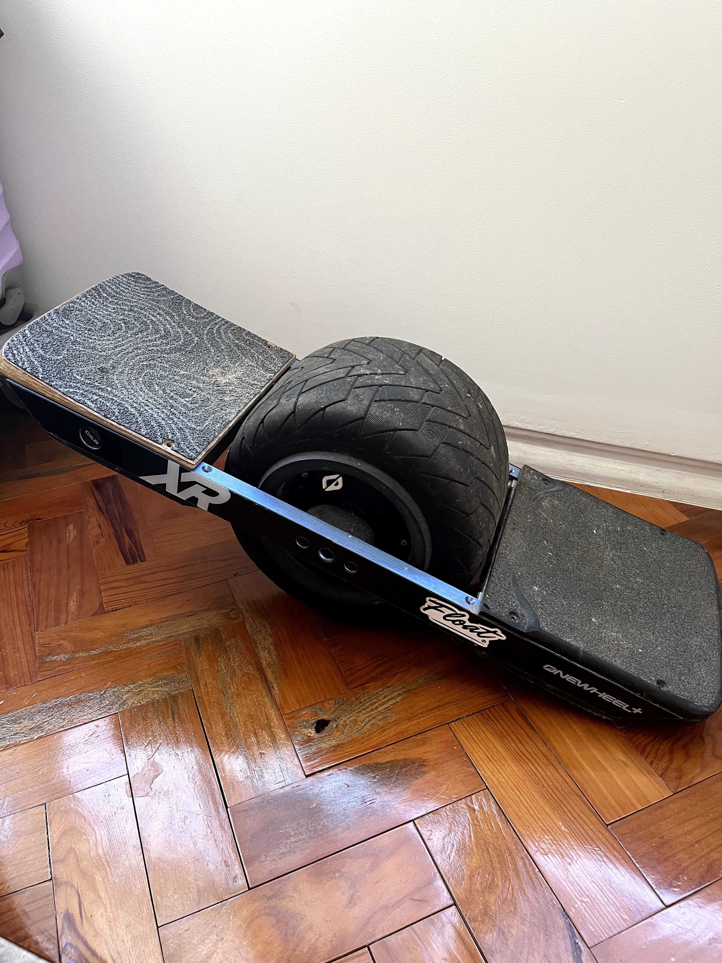 Onewheel XR + – 568 km – Customizado
