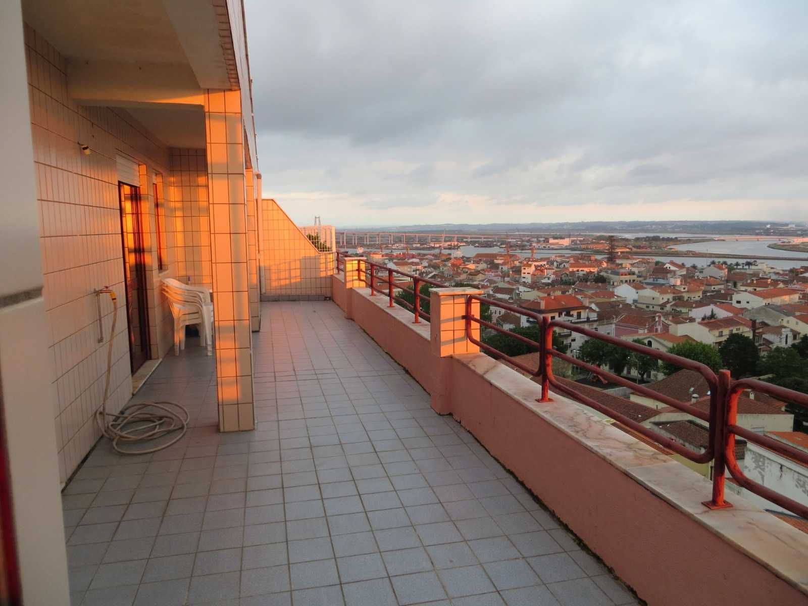 Aluga-se Apt Figueira da Foz – Abadias, AMPLO TERRAÇO, vista MAR