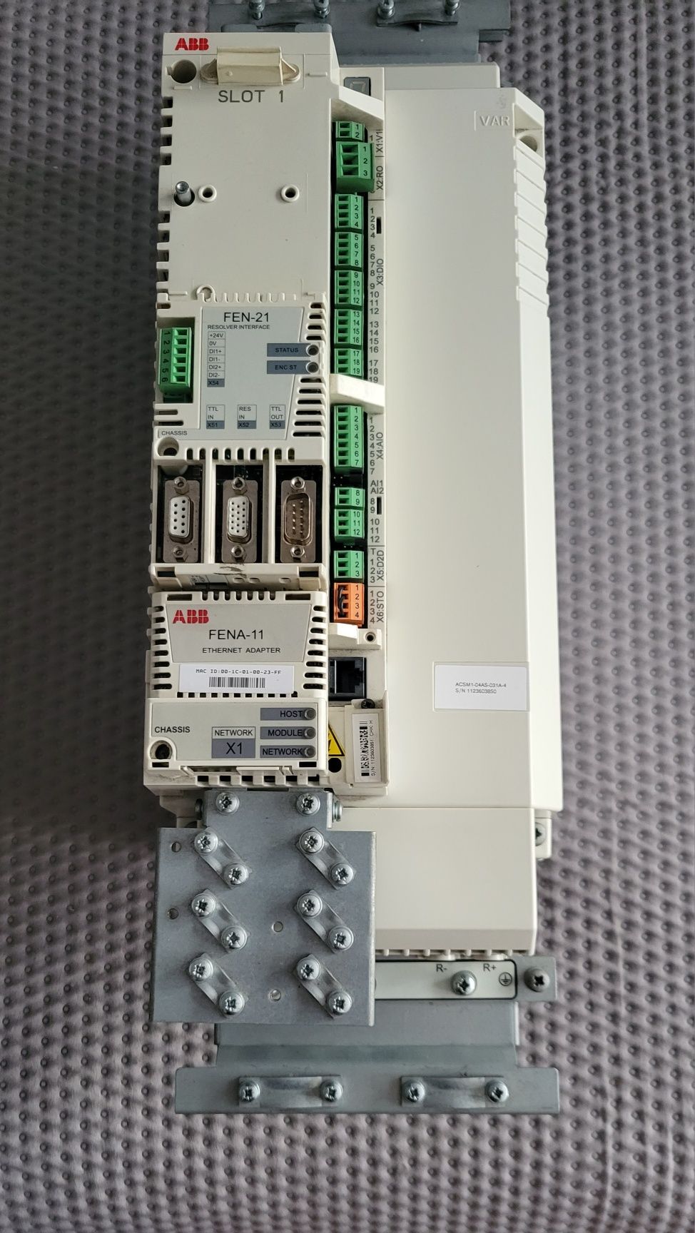 Falownik ABB ACSM1-04AS-031A-4-+K473+L516