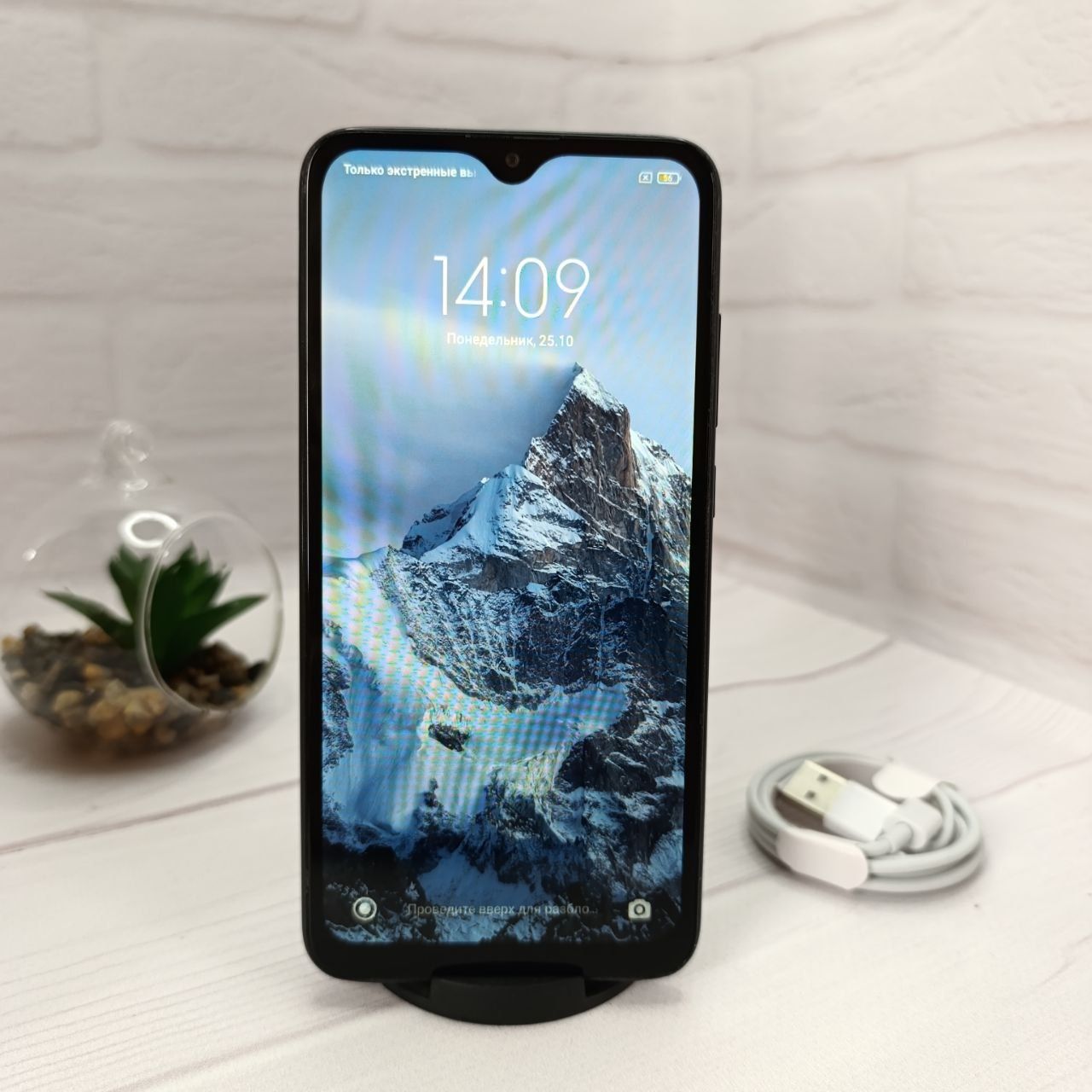 Продам телефон Redmi 8 3/32Gb в гарному стані