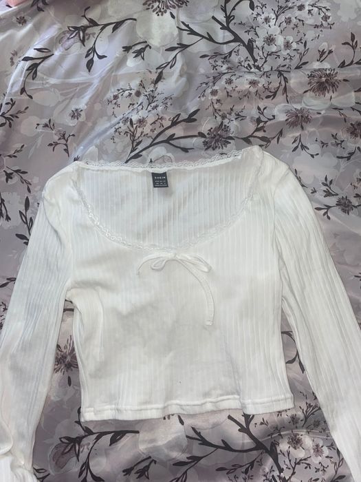 młodzieżowe bluzki