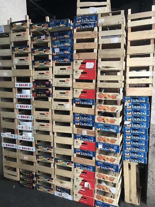 Безкоштовно віддамо деревяні ящики з фруктів