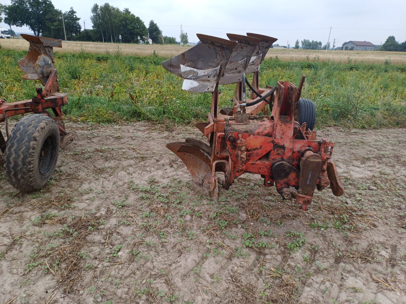 Pług 3 skibowy obrotowy