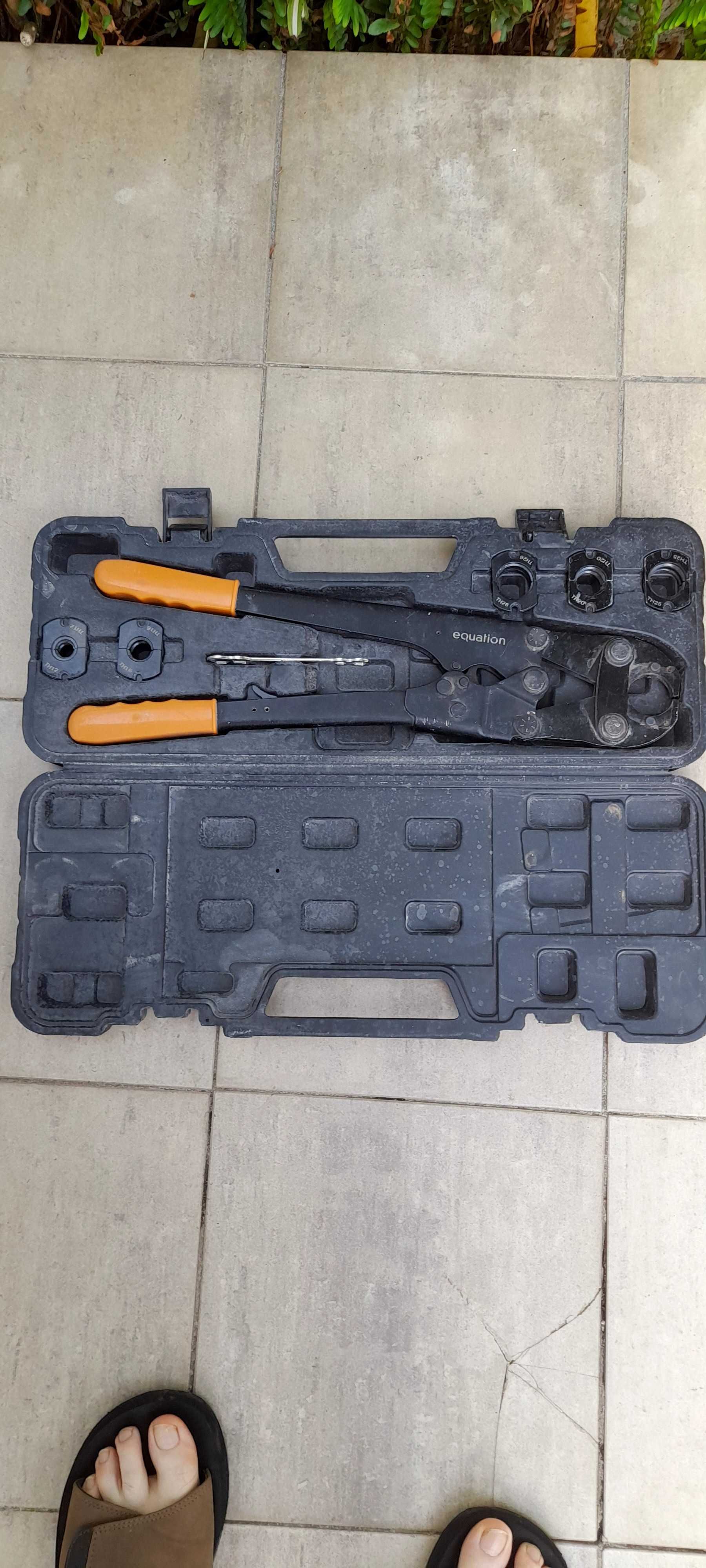 Alicate de crimpagem multicamadas