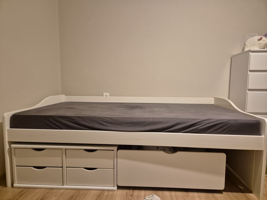Łóżko młodzieżowe