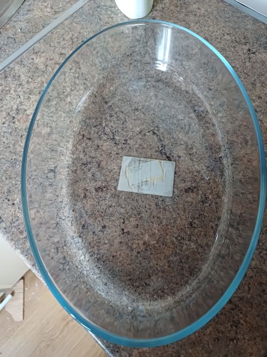 Блюдо для запекания,300*280,на подарунок не підійде,бірка затерта.