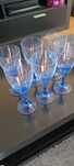Copos de vinho vintage azul