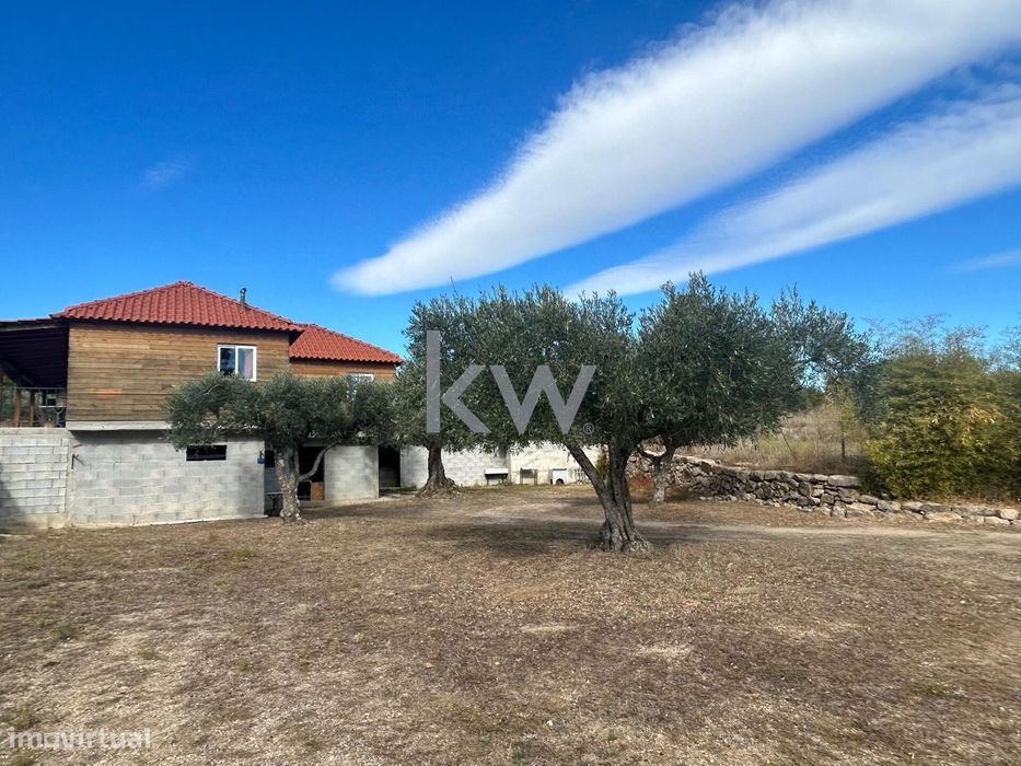 Terreno para venda com armazém agrícola