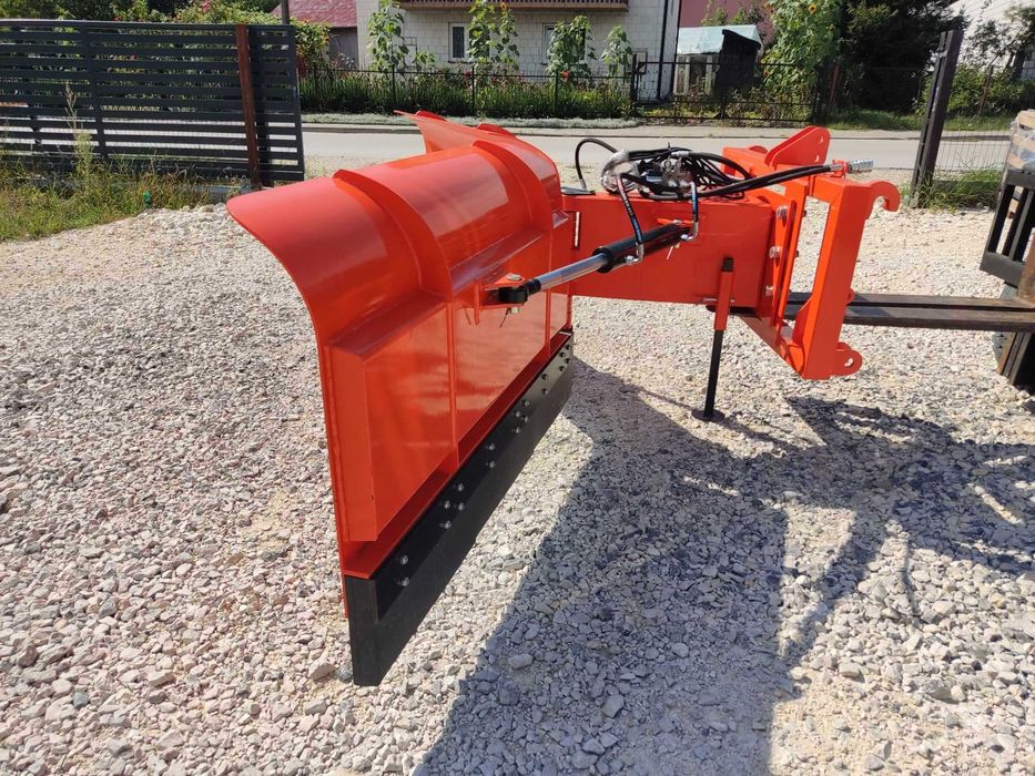 Nowy pług do śniegu strzałka metaltechnik składany plug 2,6/3,0m