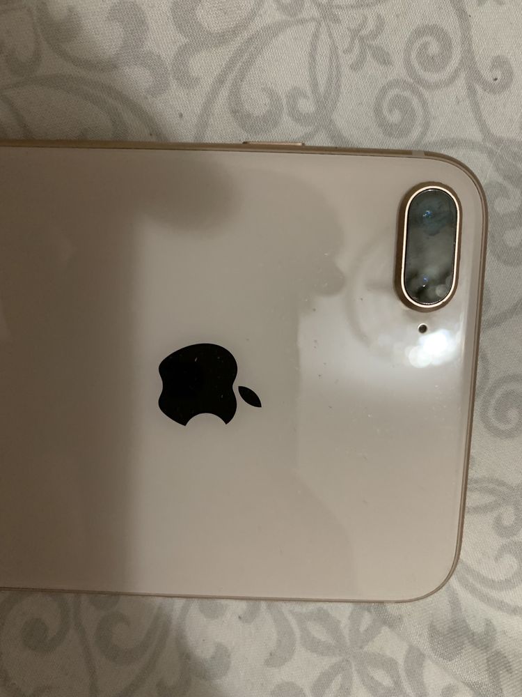 iPhone 8+ please 64 золотий