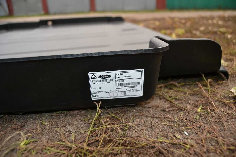 Ford Transit MK8 podłoga plastikowa L4H3  L3H3 L2H2