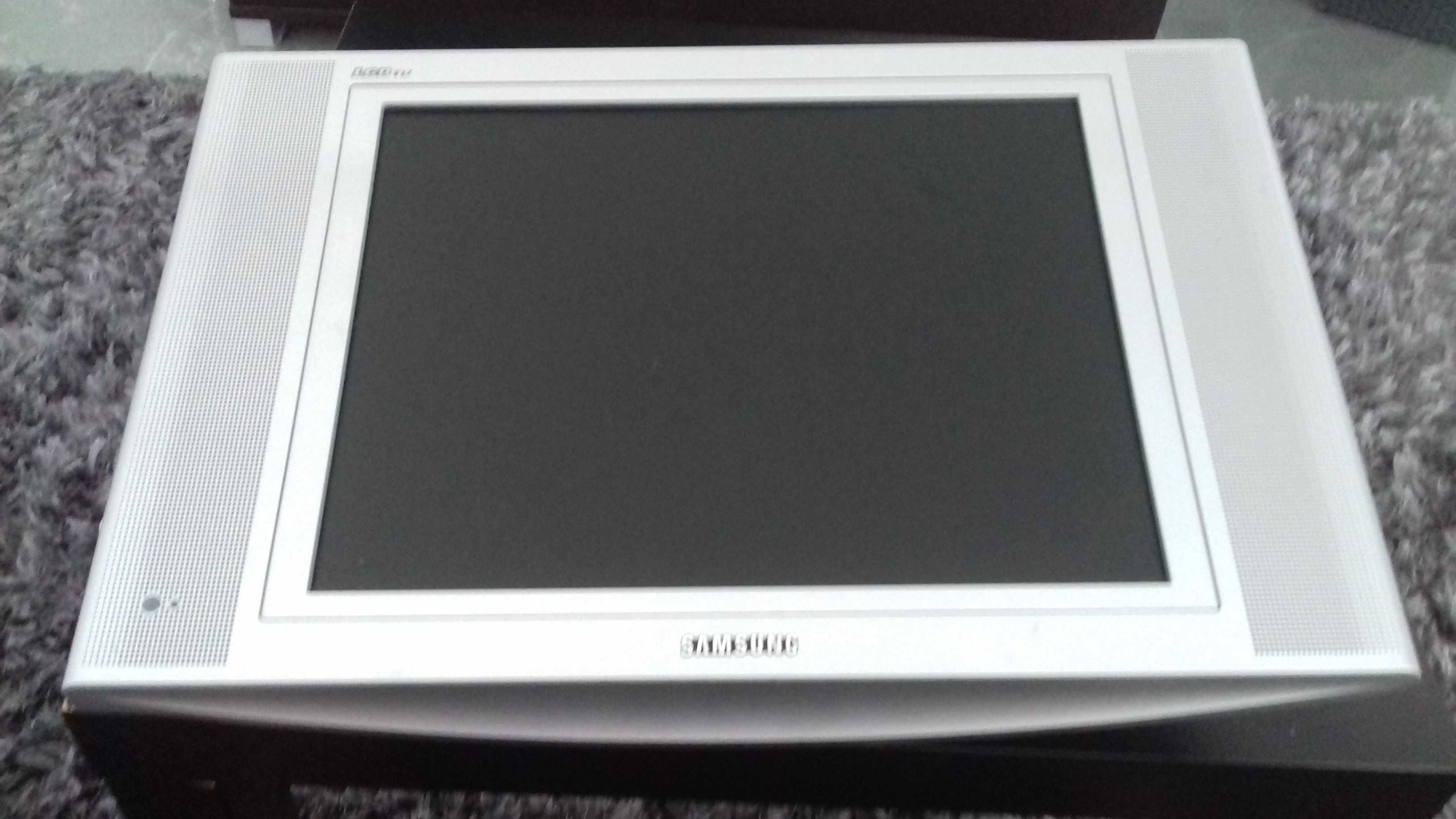 Tv LCD Samsung 15"