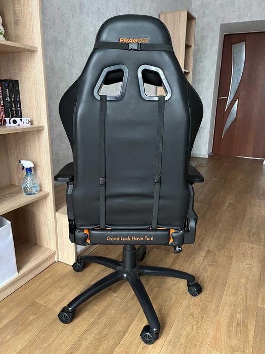 Геймерське крісло FragOn