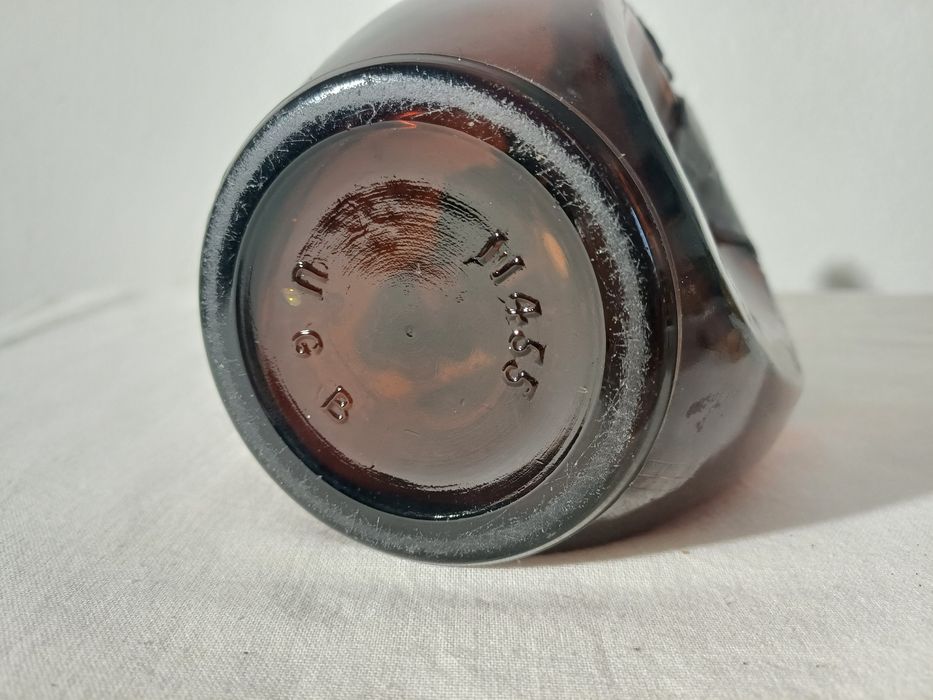 Stara karafka okuta cyna