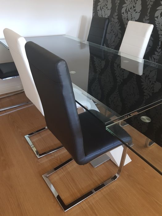 Mesa Jantar Extensível + 6 Cadeiras ( 1300 euros)