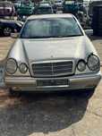 Mercedes 210 na części