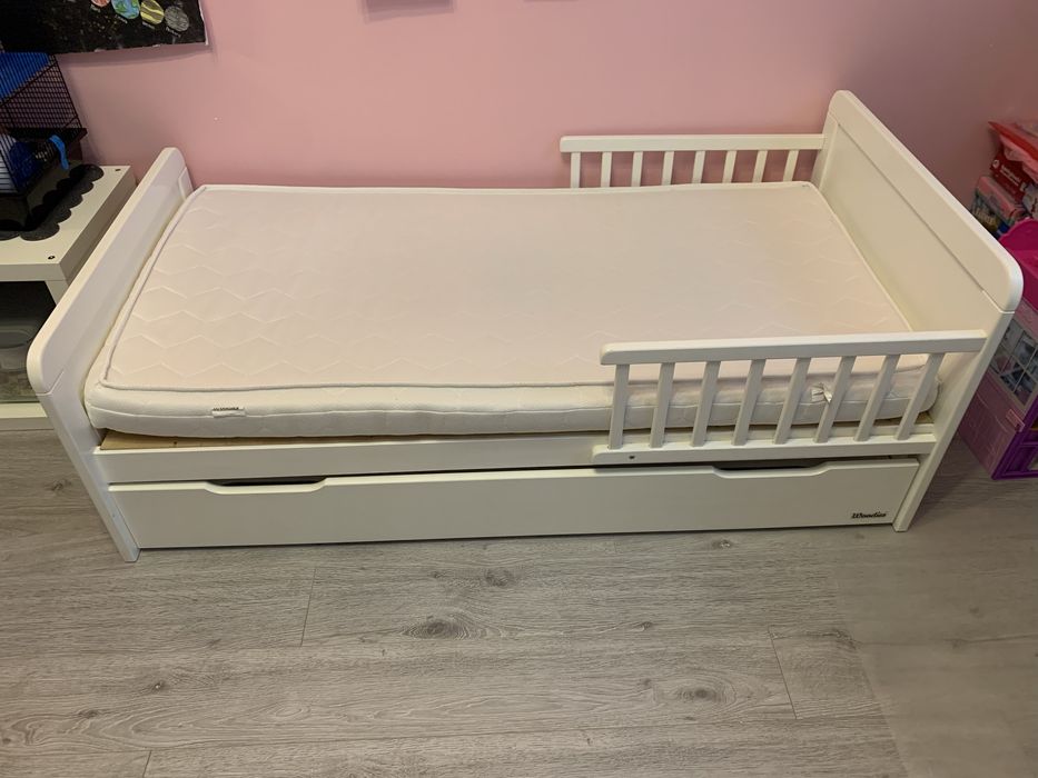 Łóżeczko Woodies 140x70 z materacem i szufladą