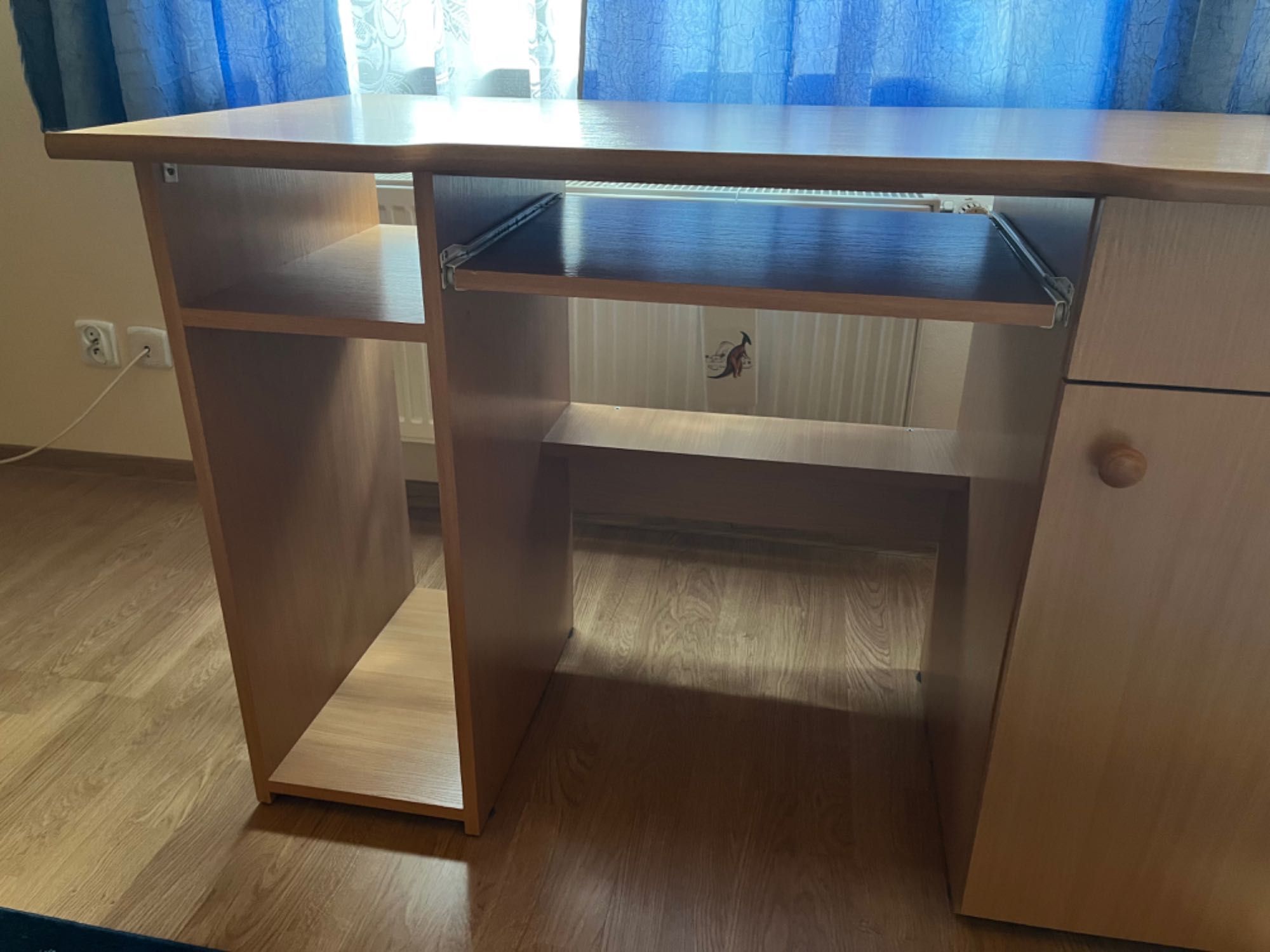 Biurko komputerowe kolor jasny buk