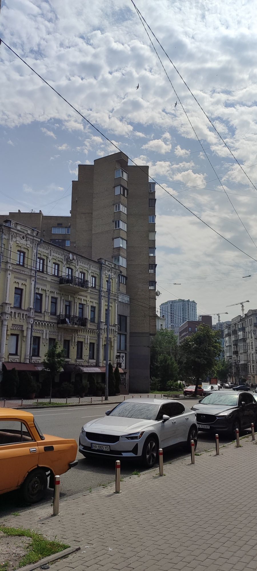 Здам трикімнатну квартиру вул. Тарасівська