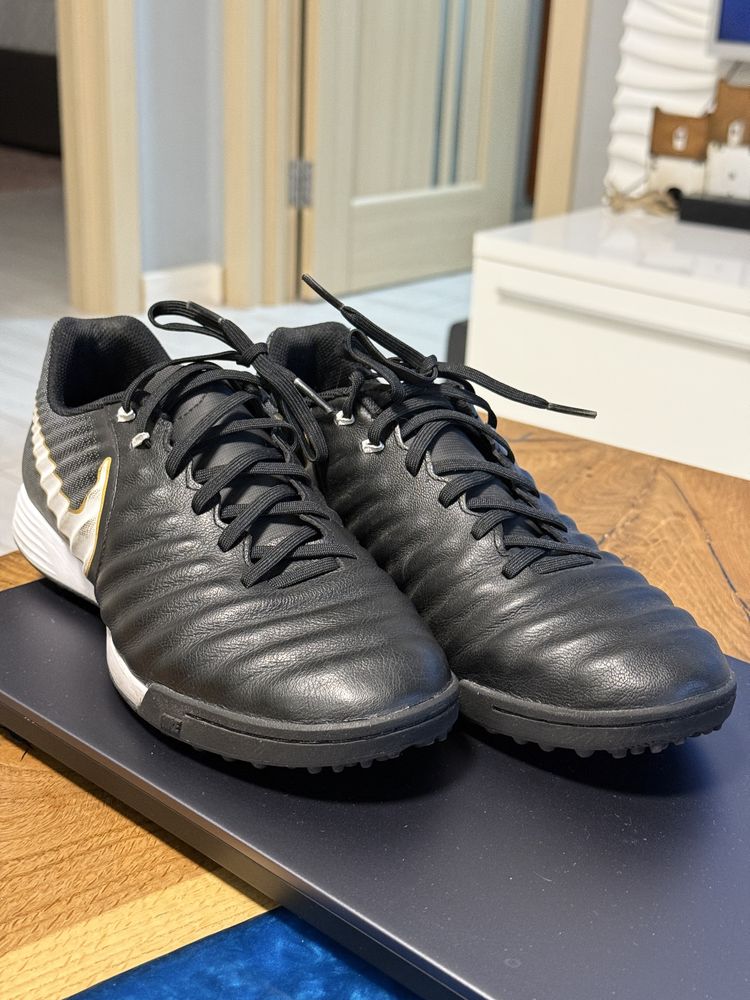 Сороконожки Nike Tempo 897766-002