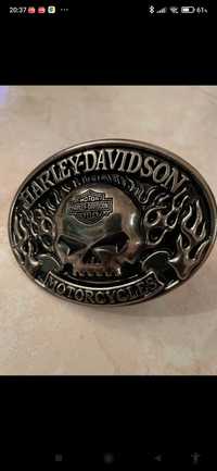 Harley Davidson klamra.