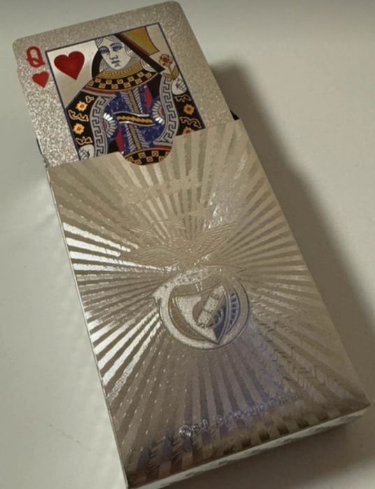 Cartas do Benfica e Sporting impermeaveis