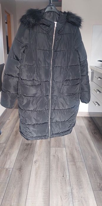 Czarny płaszcz zimowy  Reserved 34/36