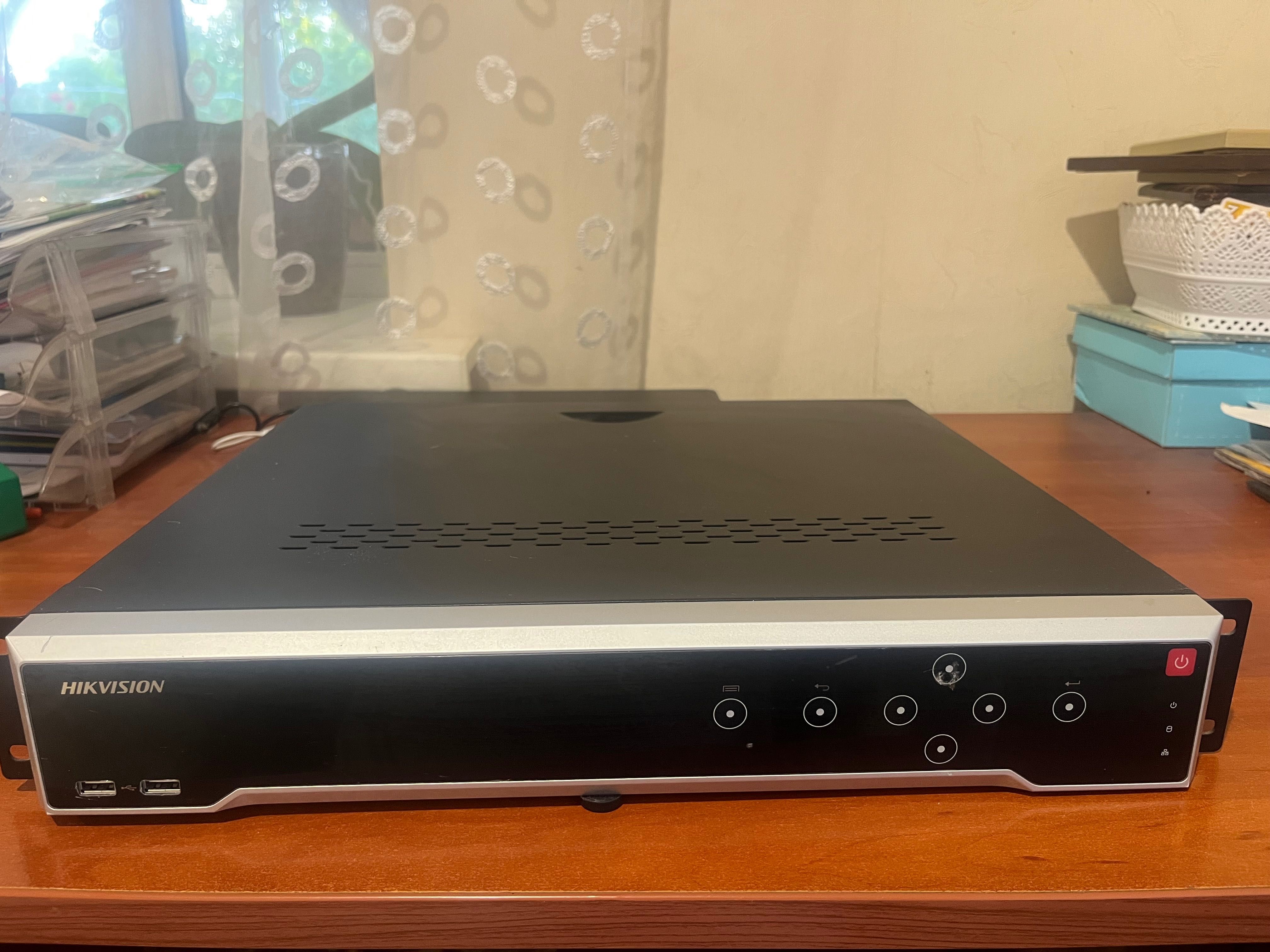 Продам відеореєстратор hikvision ds7716ni-k4